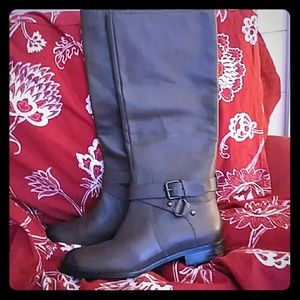 Very Nice Gray Boots